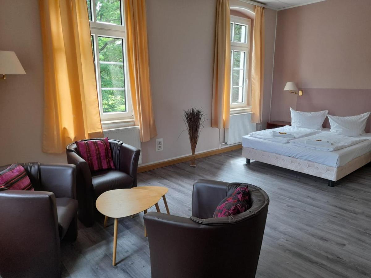 Hotel Am Kreischaer Park מראה חיצוני תמונה